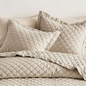 POTTERY BARN Belgian Flax Linen Diamond Quilted Shams - EURO. ✨ set of 2